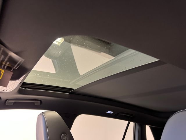 New 2026 White Volkswagen 2.0T SE R-Line Black image 21