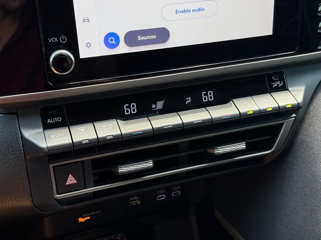 2025 Toyota Camry LE - Photo 30
