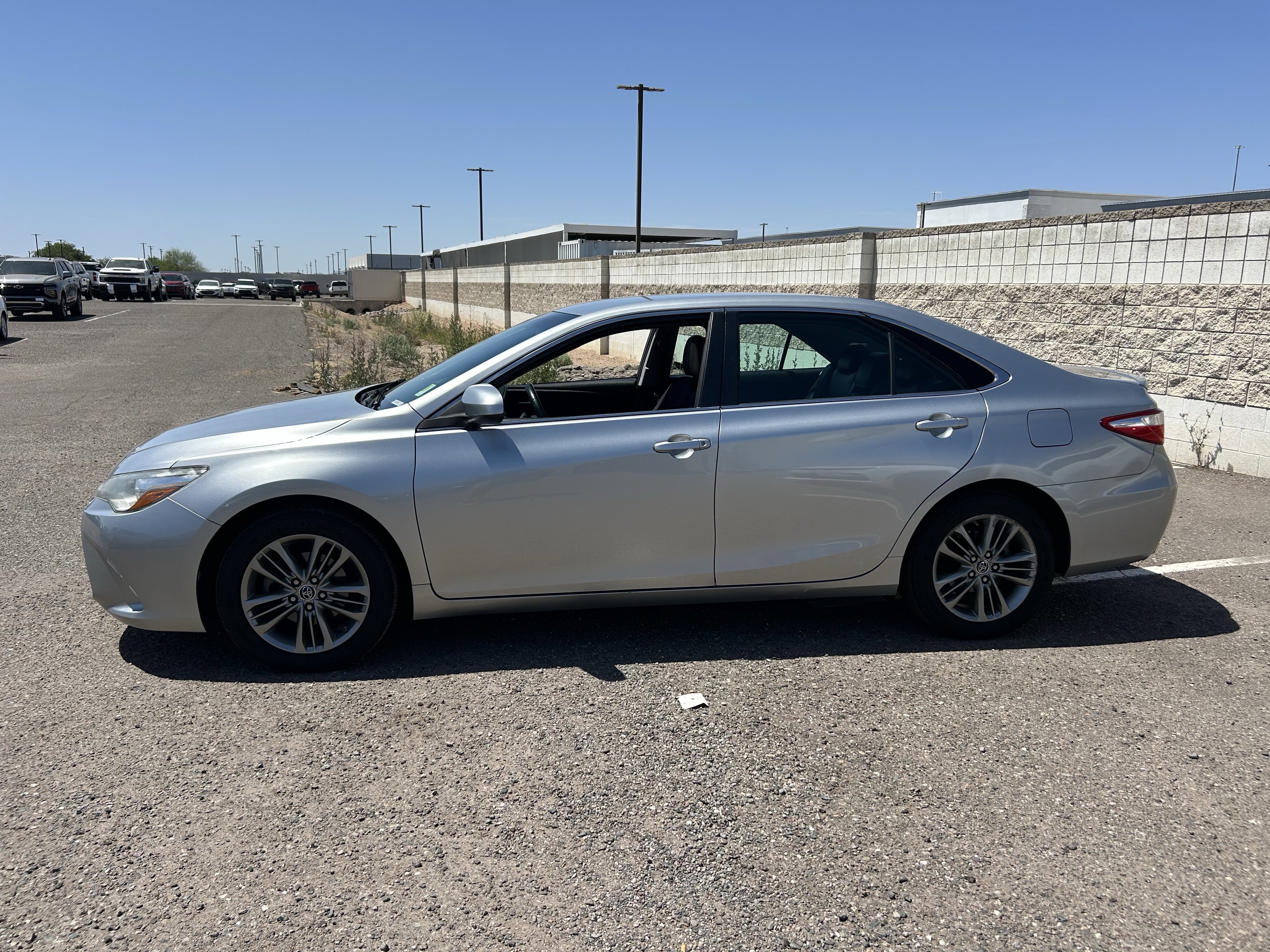 Used 2015 Toyota Camry SE with VIN 4T1BF1FK2FU086902 for sale in Avondale, AZ