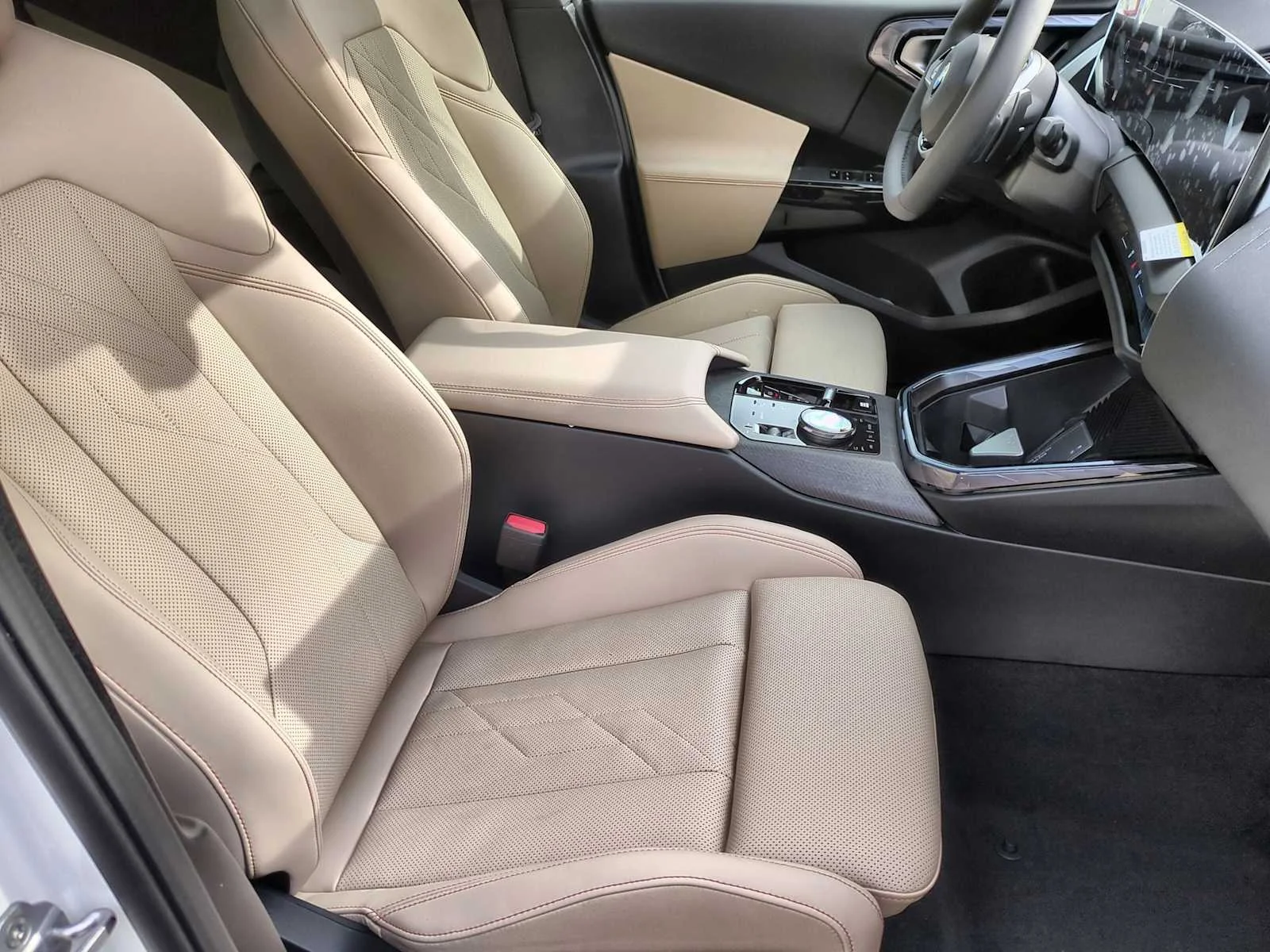 New 2026 Mineral White Metallic BMW 30 xDrive image 23