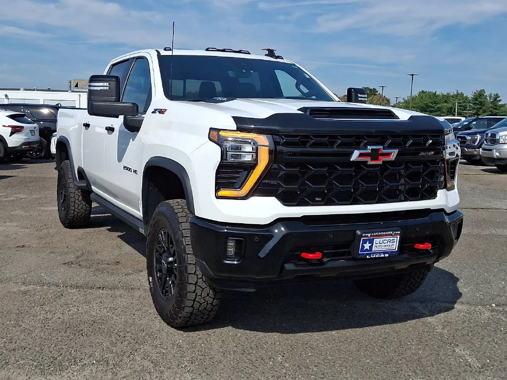 Used 2025 Summit White Chevrolet ZR2 image 2
