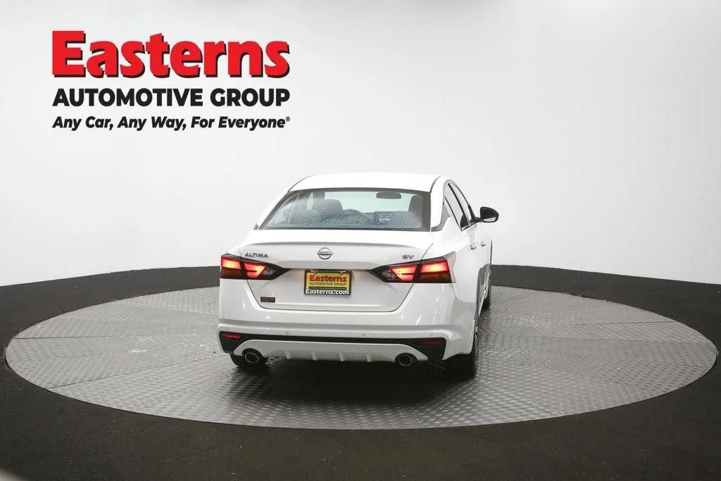 Used 2024 White Nissan 2.5 SV image 41