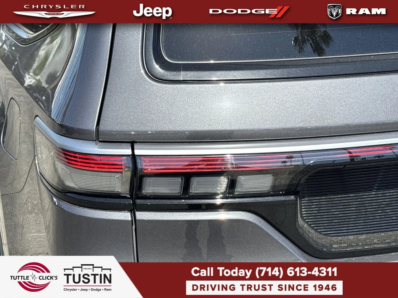New 2026 Baltic-Gray Metallic Clear-Coat Exterior Paint Jeep 4DR 2WD image 15