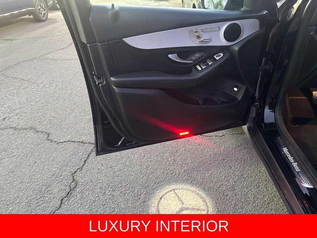 Used 2022 Black Mercedes-Benz GLC 300 image 10