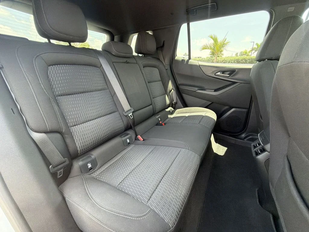 Used 2025 White Chevrolet LT image 34