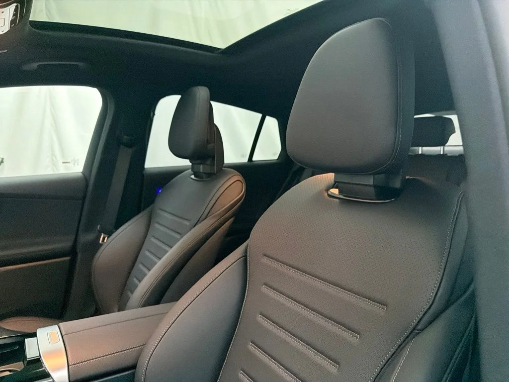 New 2027 White Mercedes-Benz GLC 300 image 13
