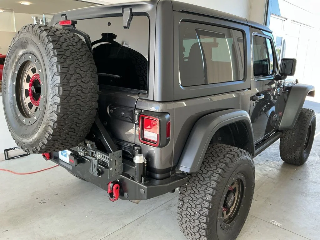 Used 2022 Crystal Metallic Jeep Rubicon image 6