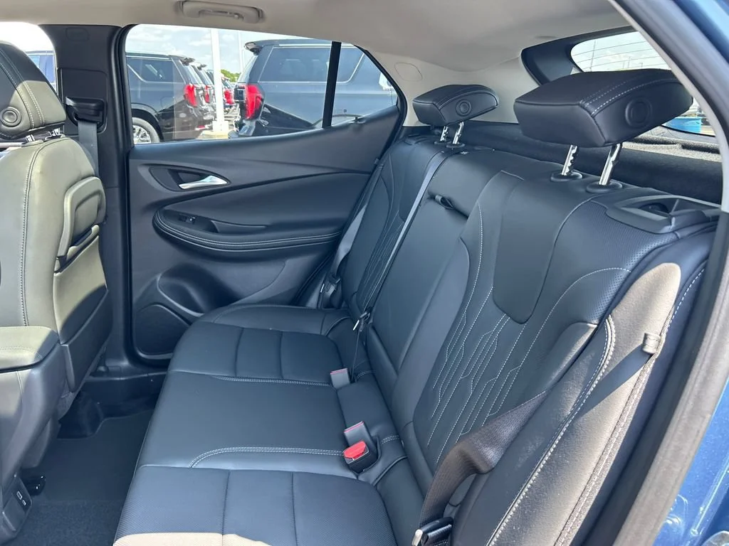 New 2026 Ocean Blue Metallic Buick Avenir image 32