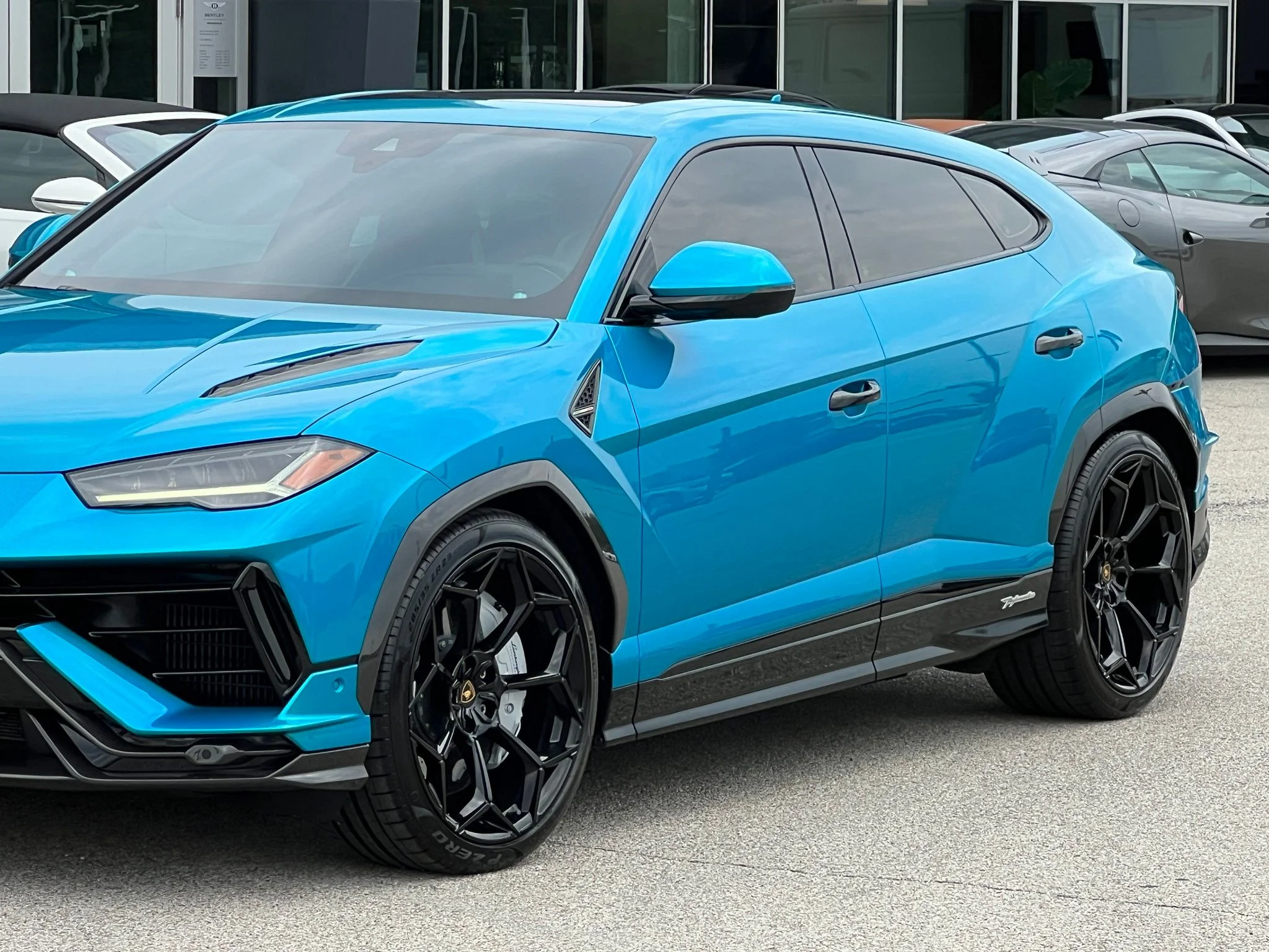 Used 2023 Blue Lamborghini Performante image 10