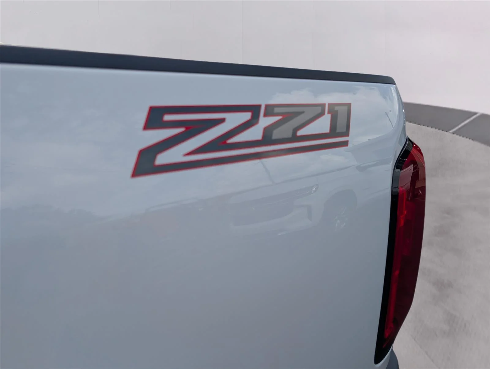 Used 2022 Summit White Chevrolet Z71 image 42