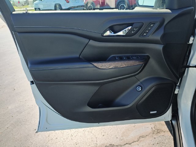 Used 2022 White GMC Denali image 12