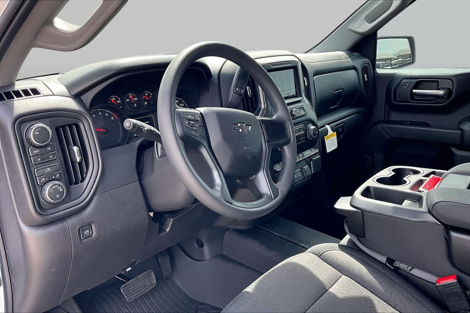 New 2026 Summit White Chevrolet Custom Trail Boss image 9