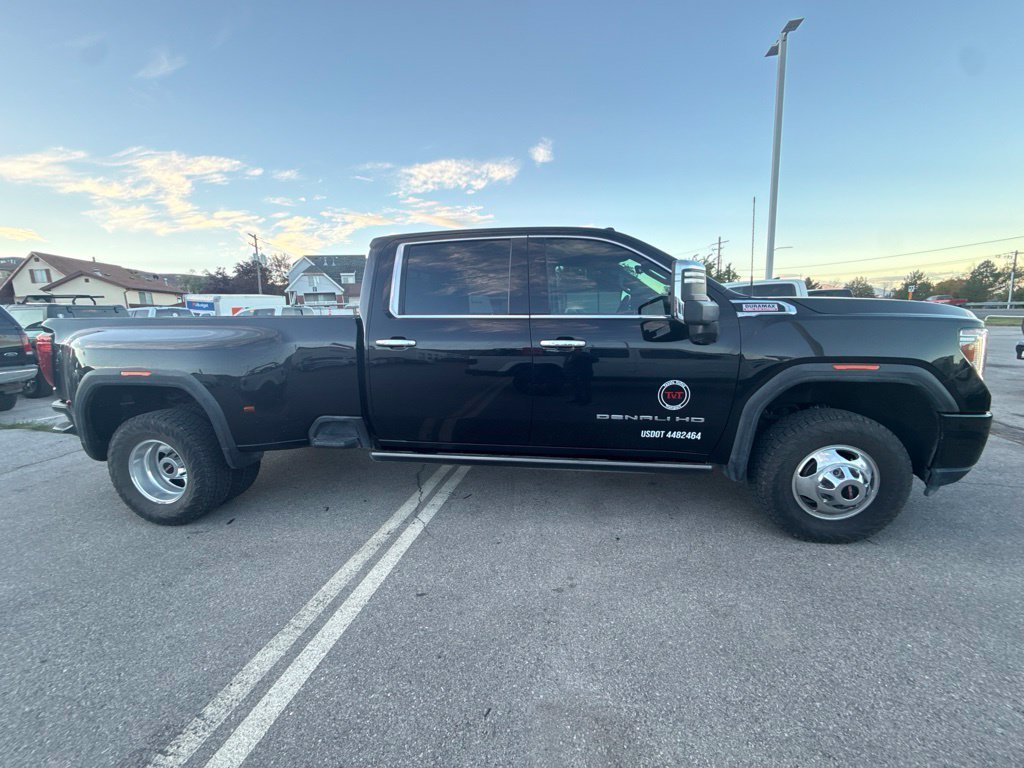 Used 2023 Onyx Black GMC Denali image 3