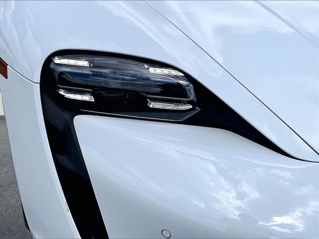 Used 2024 White Porsche  image 12