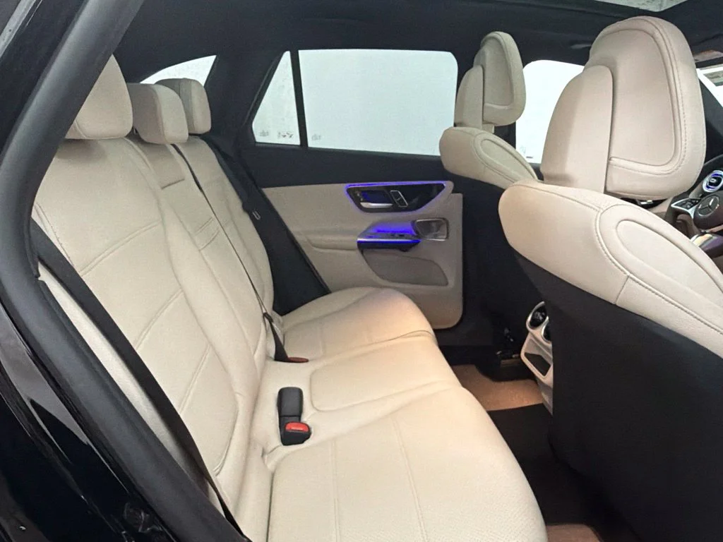 New 2027 Black Mercedes-Benz GLC 300 image 26
