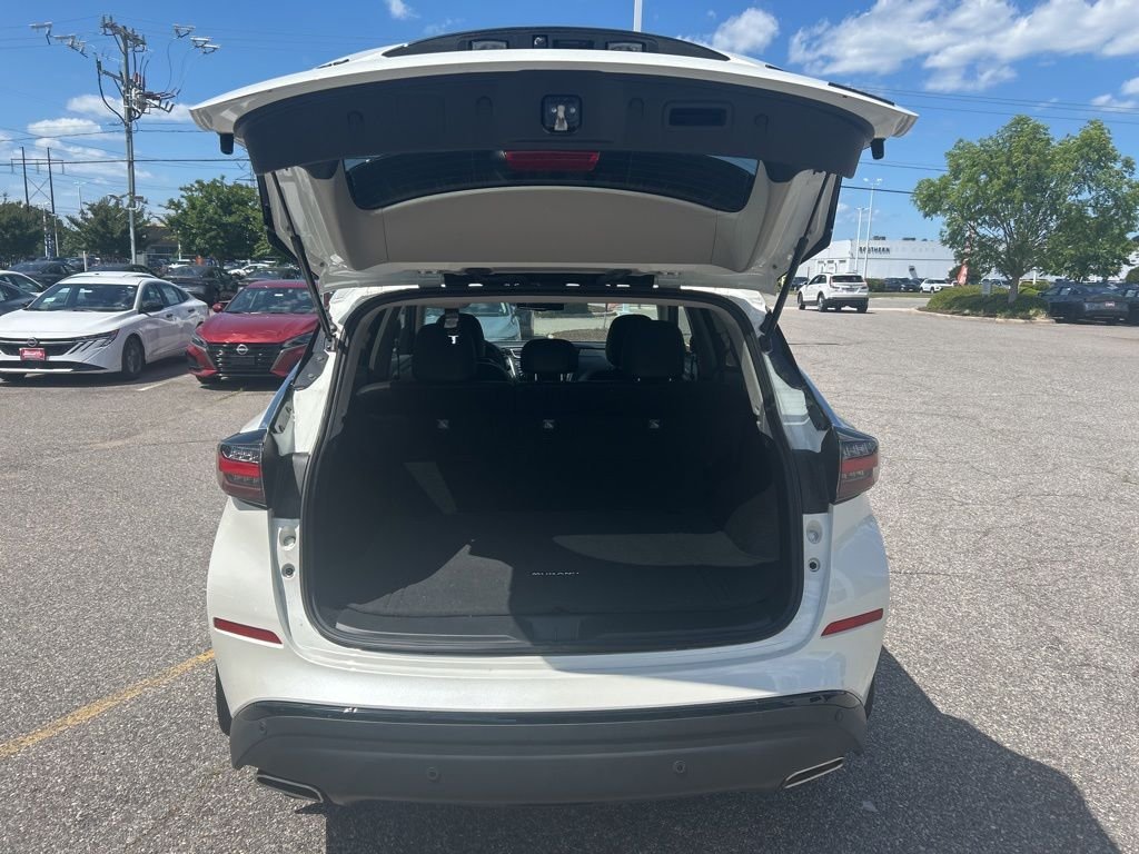 Used 2024 White Nissan SV image 16