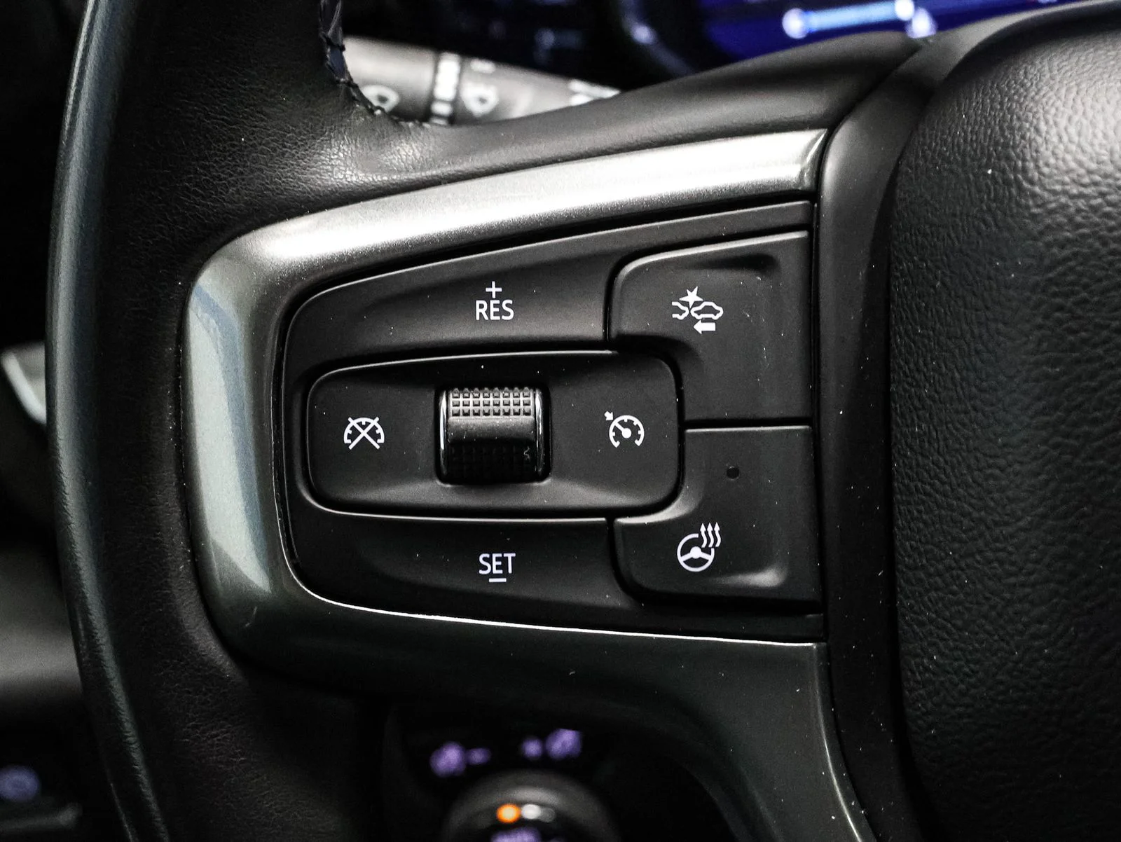 Used 2024 White Chevrolet LT image 33