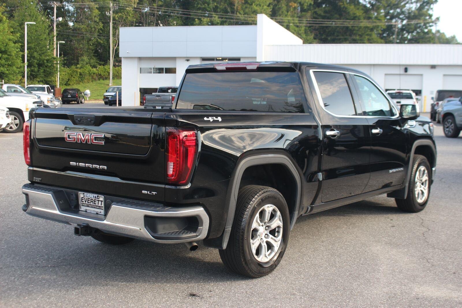 Used 2025 Onyx Black GMC SLT image 7