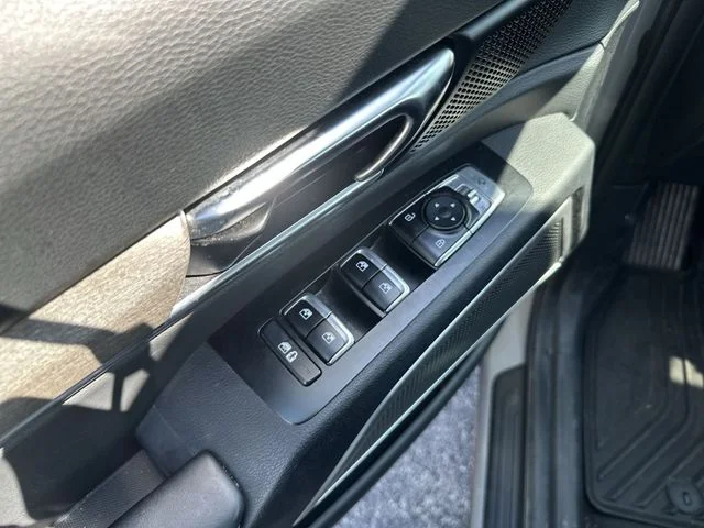 Used 2022 Gray Kia EX image 17