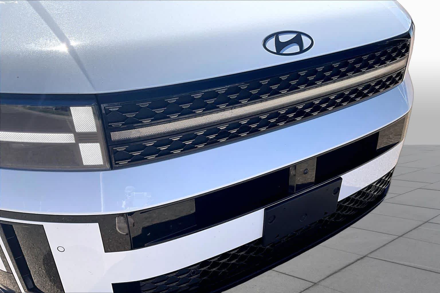 Used 2025 Serenity White Hyundai Calligraphy image 37