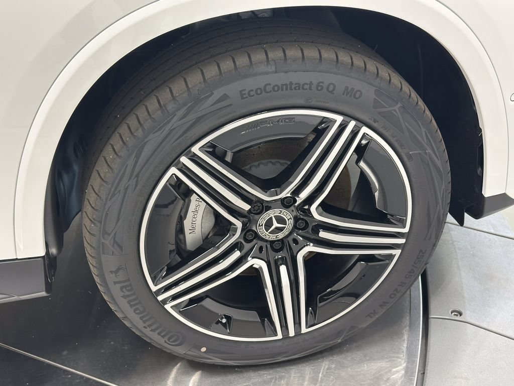 New 2026 MANUFAKTUR Moonlight White Metallic Mercedes-Benz GLC 300 image 14