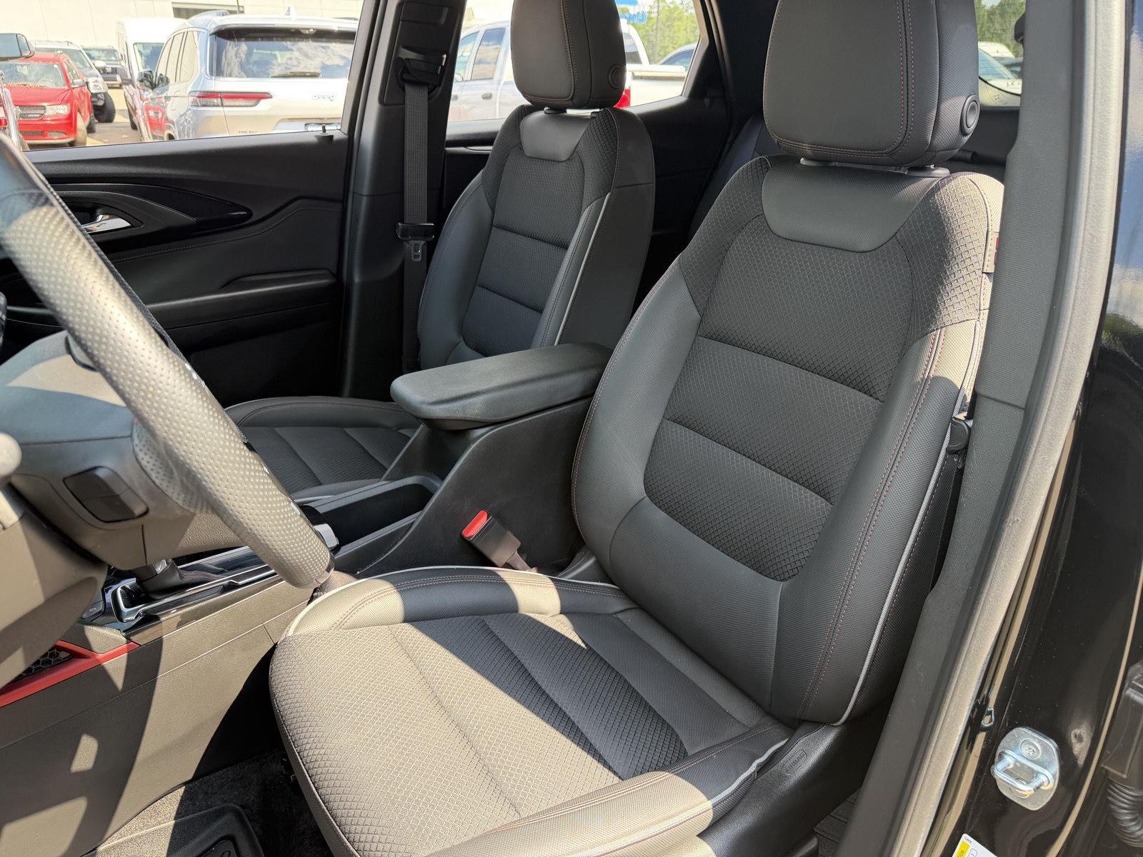 Used 2023 Mosaic Black Metallic Chevrolet RS image 18