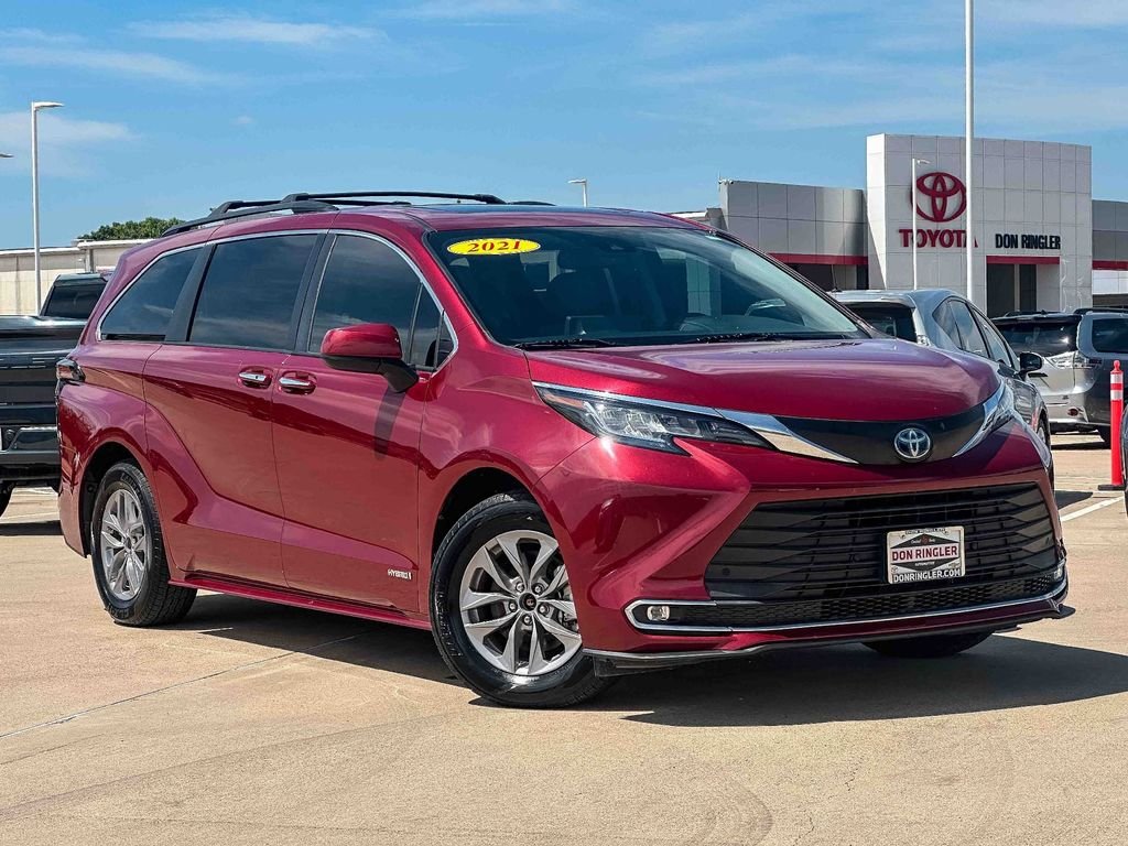2021 Toyota Sienna XLE 8-Passenger Hybrid FWD's photo