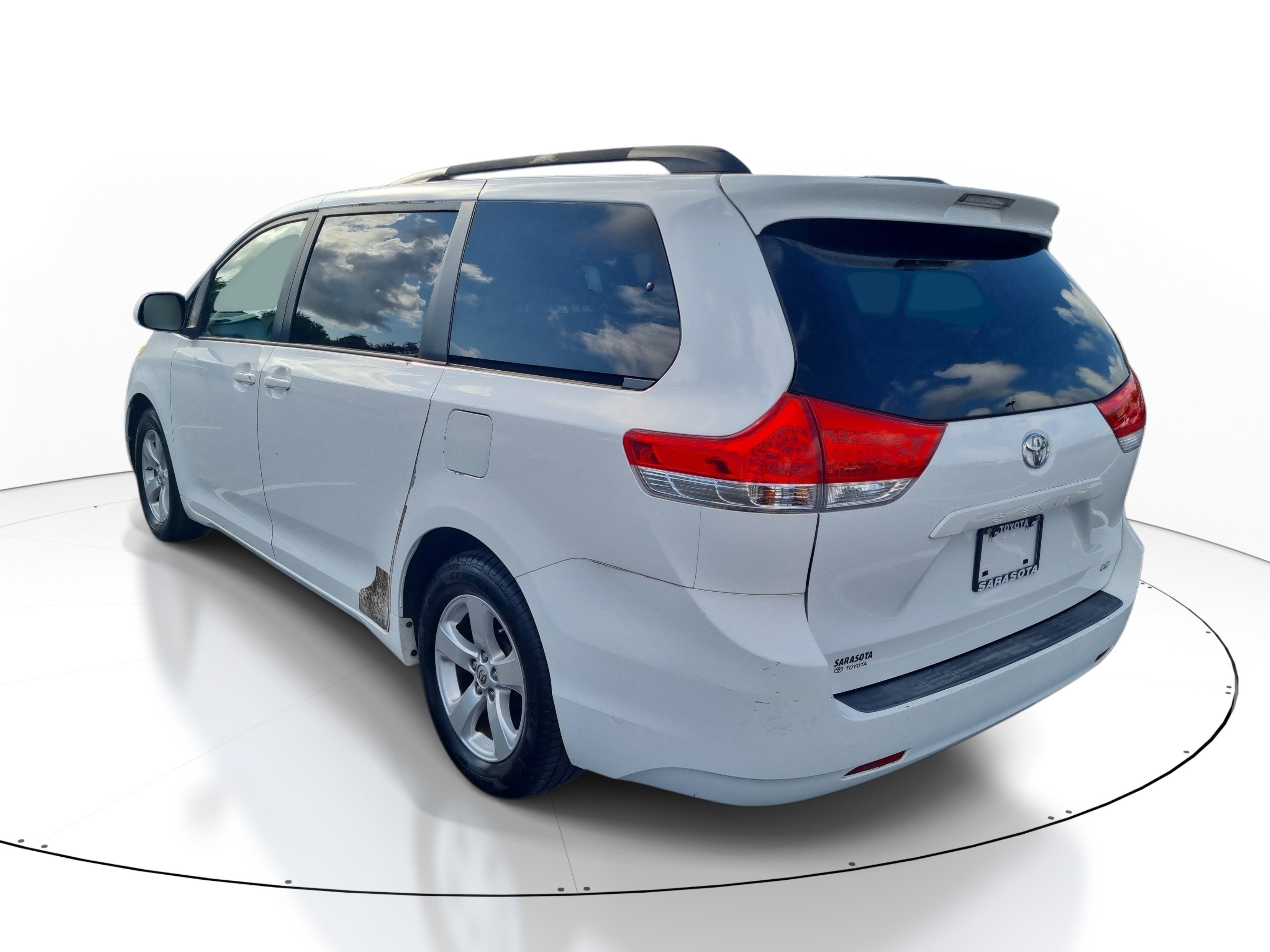 Used 2014 Super White Toyota LE image 3