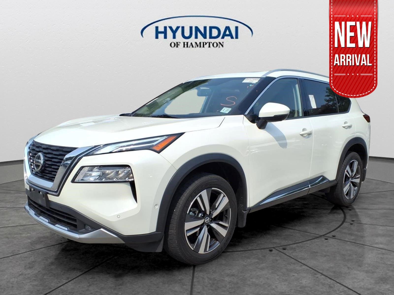 Used 2021 Pearl White Tricoat Nissan Platinum image 1