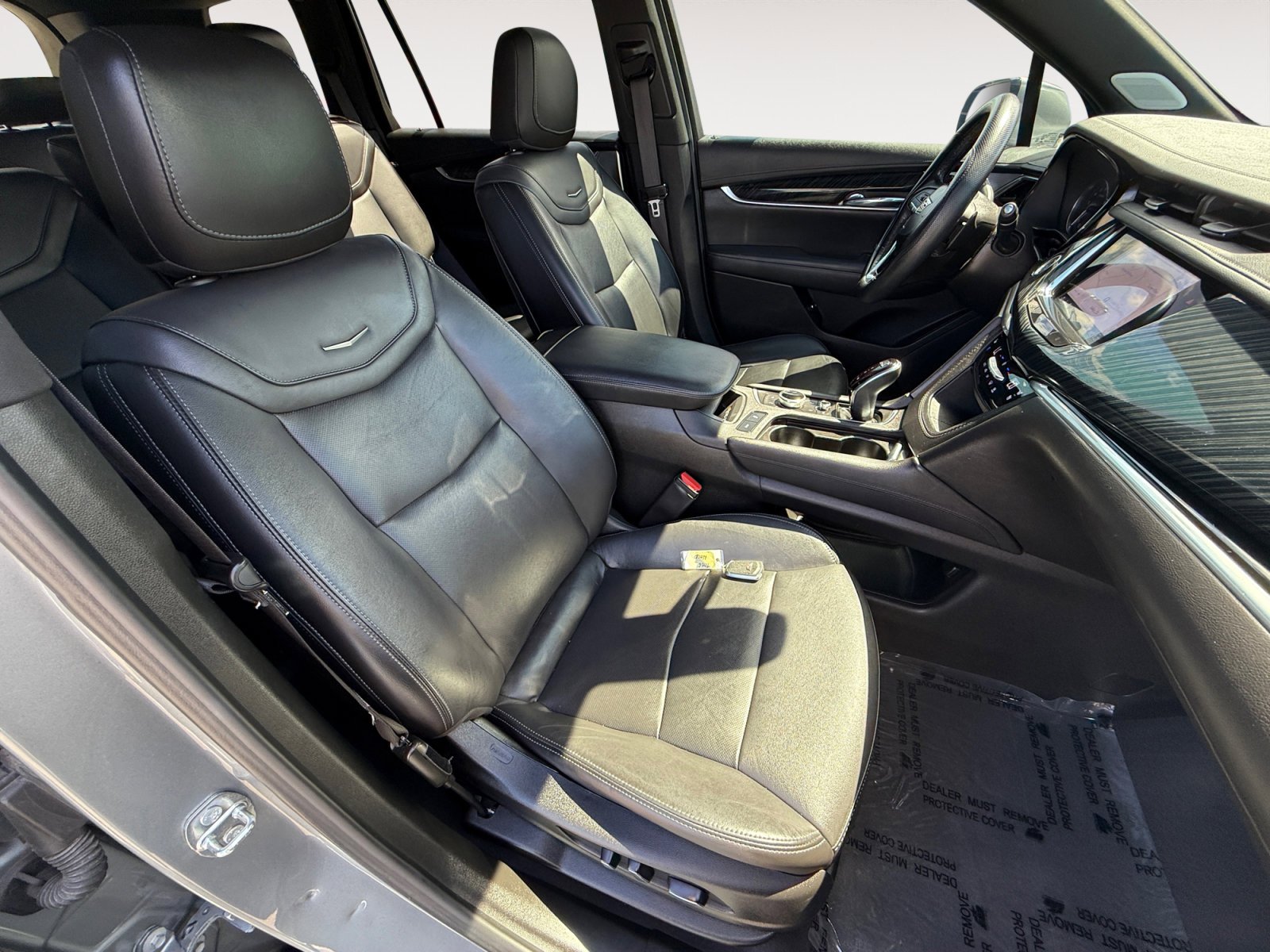 Used 2023 Argent Silver Metallic Cadillac Premium Luxury image 19