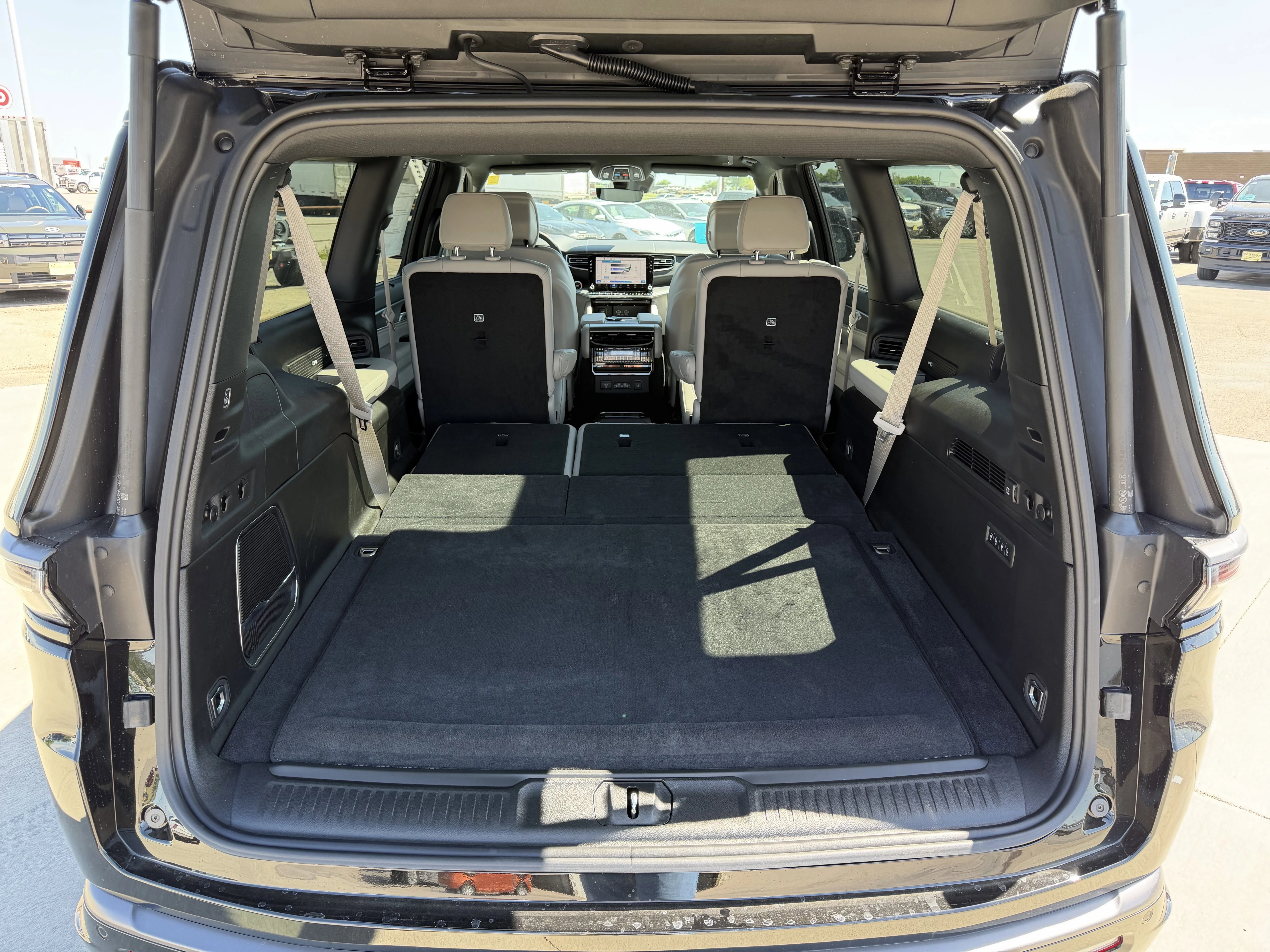 New 2026 High Gloss Black Exterior Paint Jeep Limited Reserve image 14