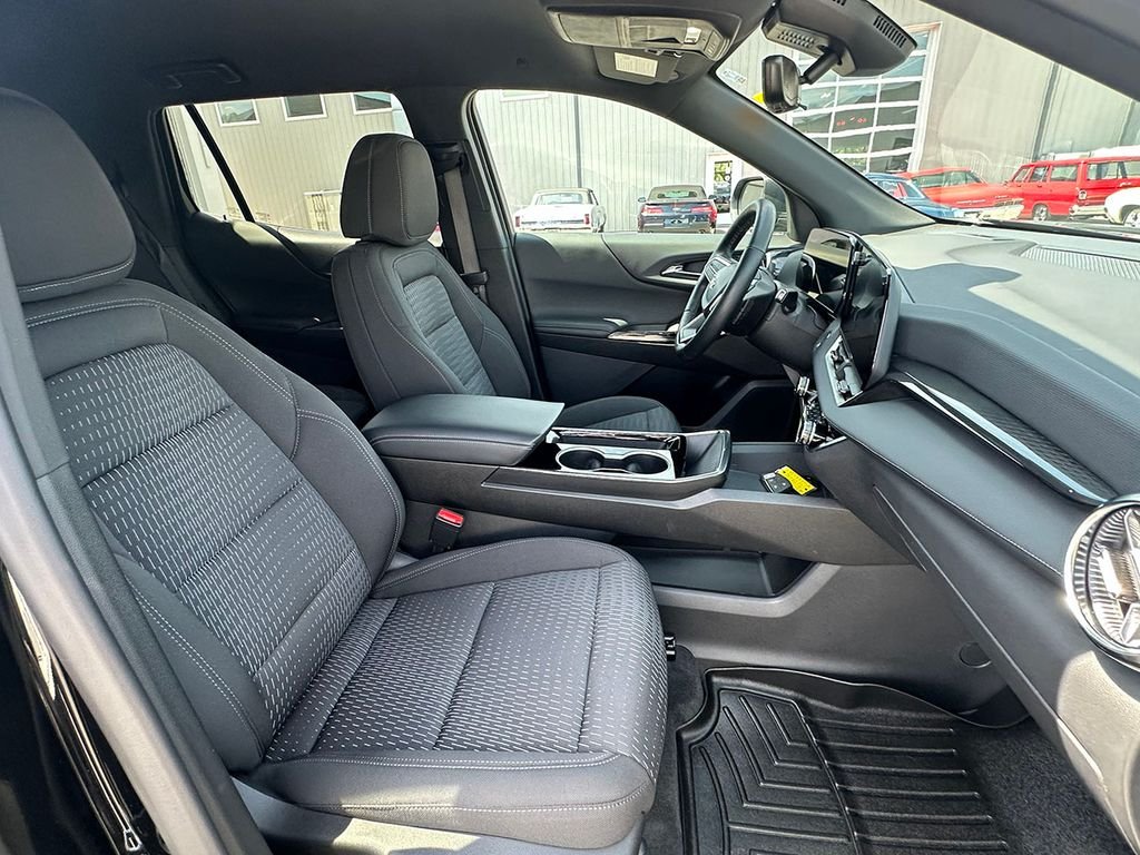 Used 2025 Black Chevrolet LT image 27