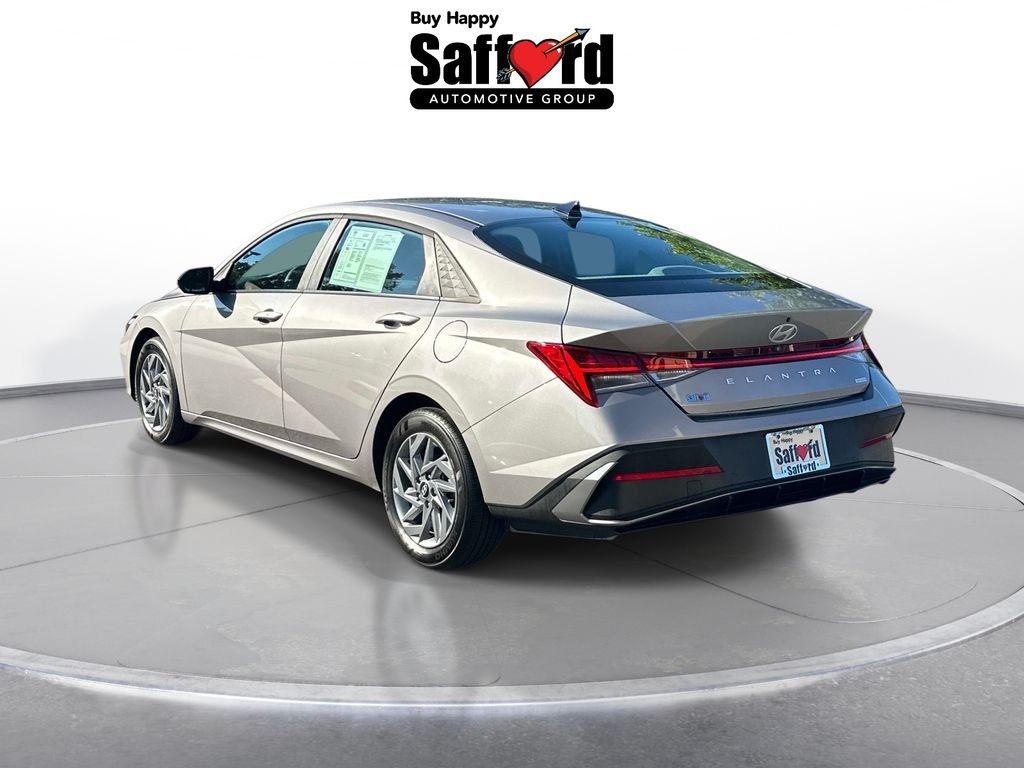 Certified Used 2025  Hyundai Blue image 5