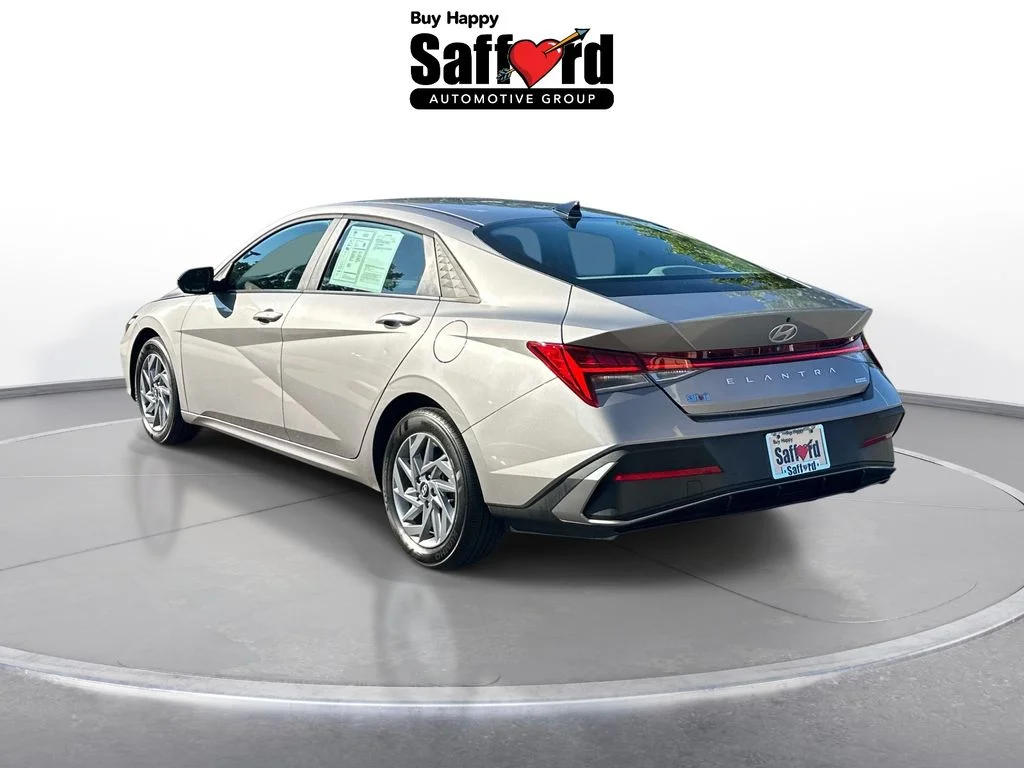 Used 2025  Hyundai Blue image 5