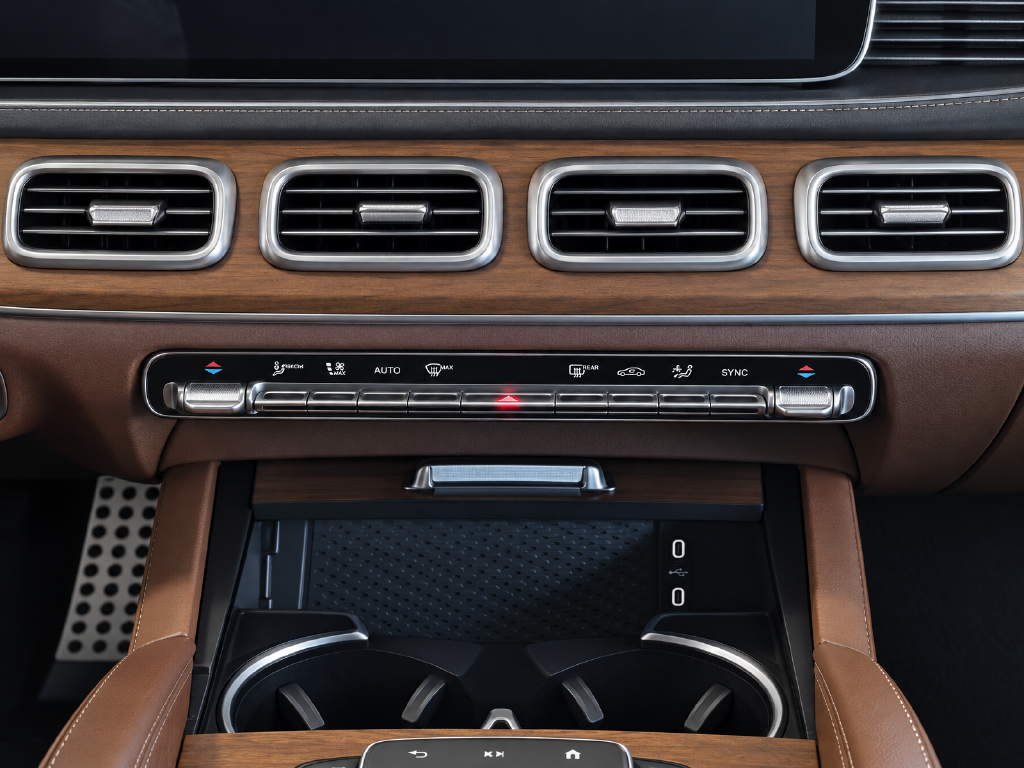 Certified Used 2025 Polar White Mercedes-Benz GLS 450 image 9