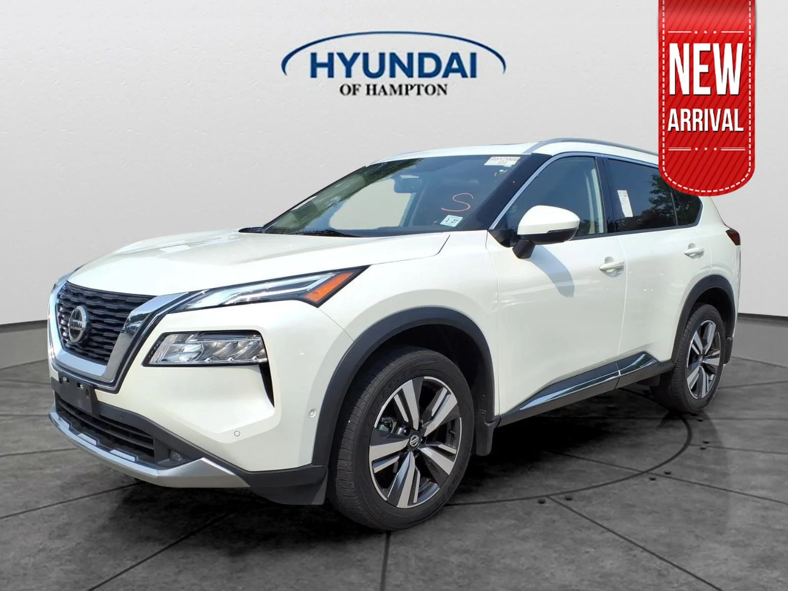 Used 2021 Pearl White Tricoat Nissan Platinum image 1