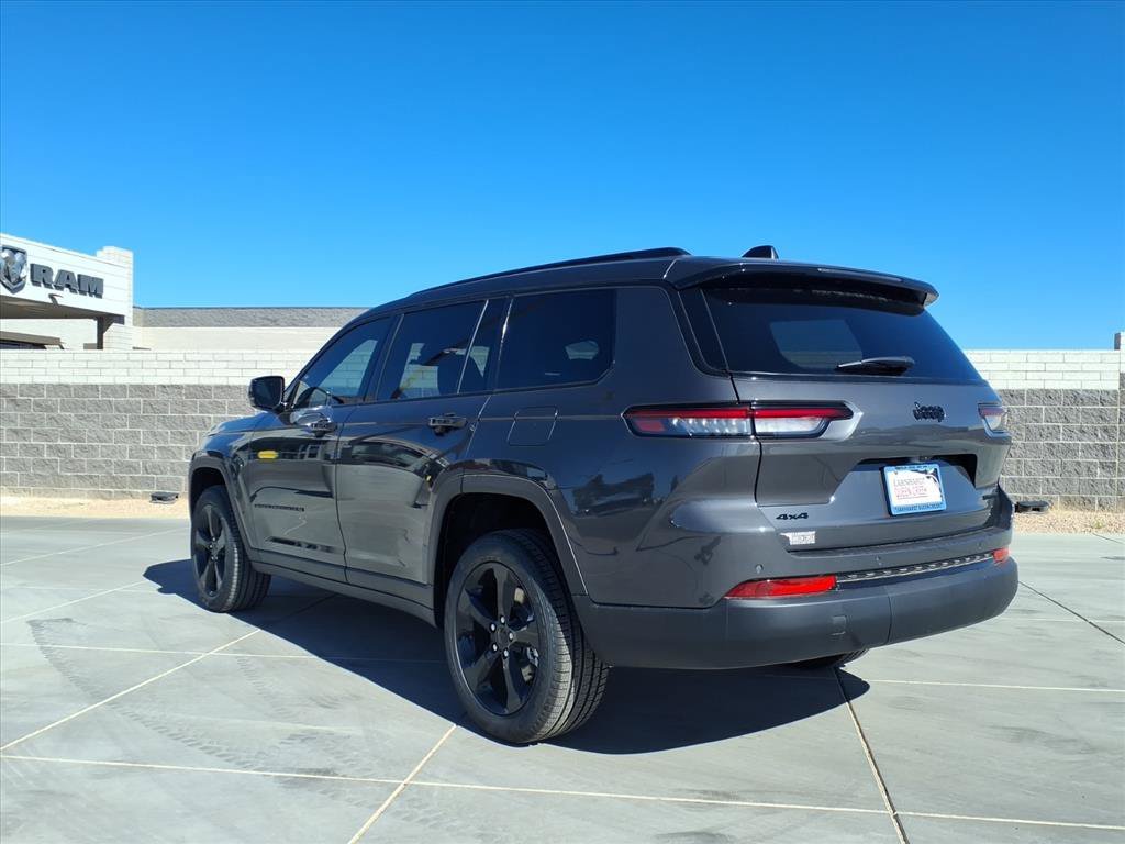 New 2025 Baltic Gray Metallic Clear-Coat Exterior Paint Jeep Limited image 4