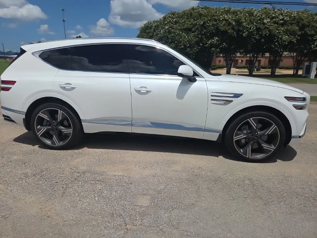 Used 2026 White Genesis 3.5T Prestige image 14