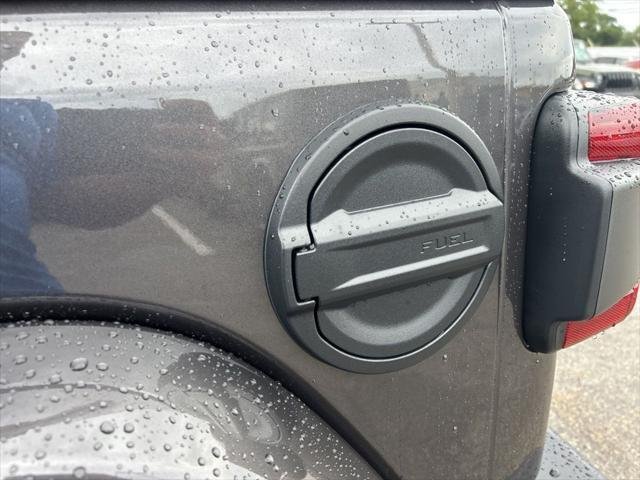 2025 Jeep Wrangler 4-Door Sahara - Photo 22