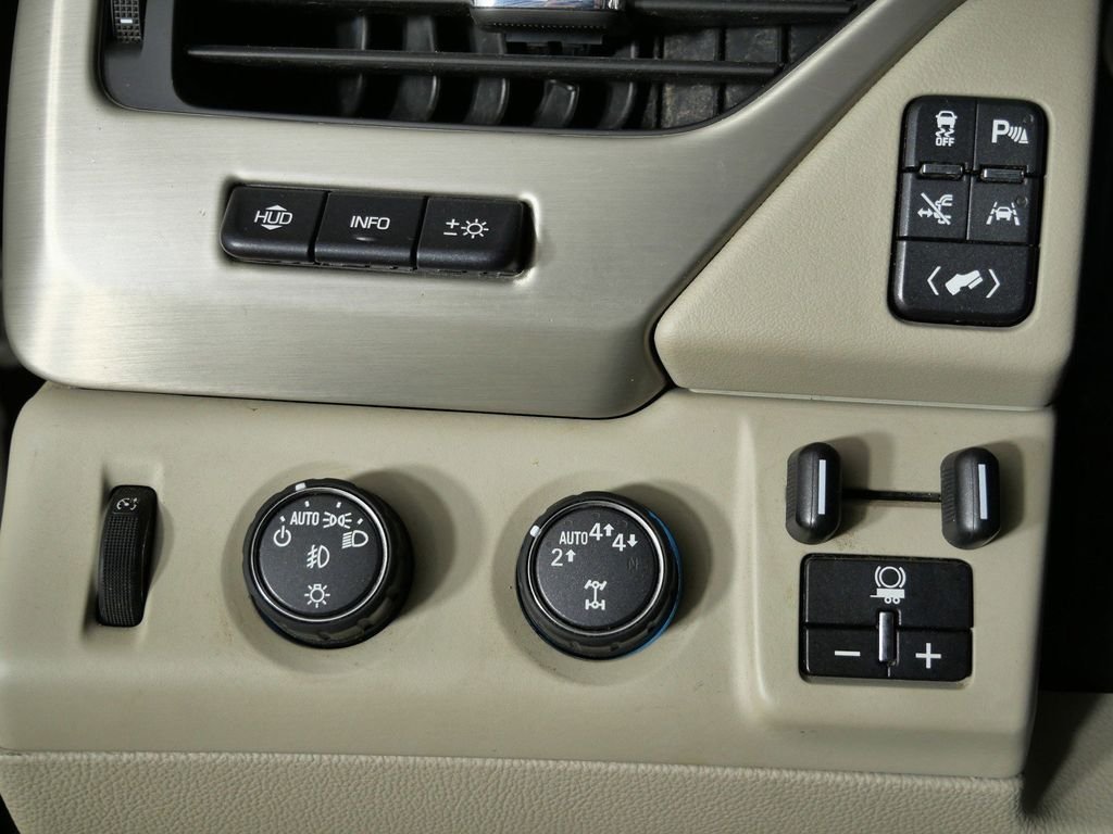 Used 2018 White GMC Denali image 40