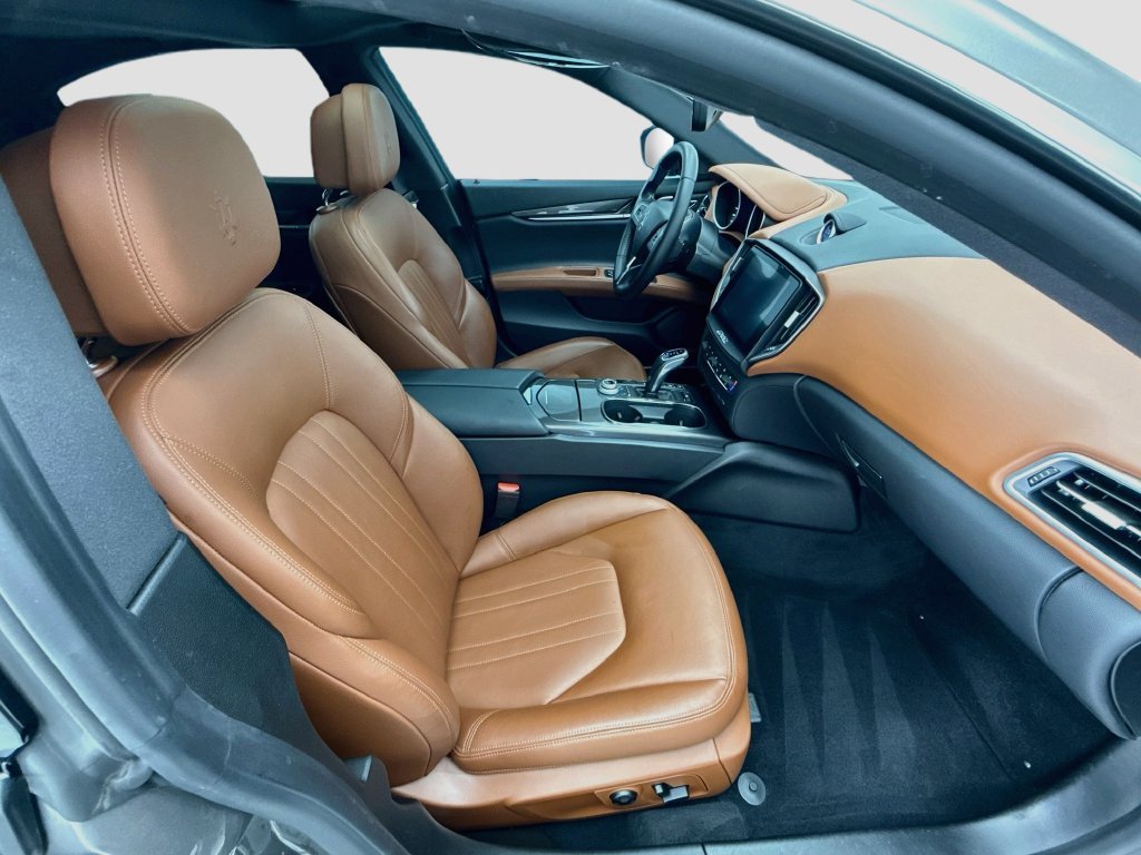 Used 2019 Grey Maserati S image 19