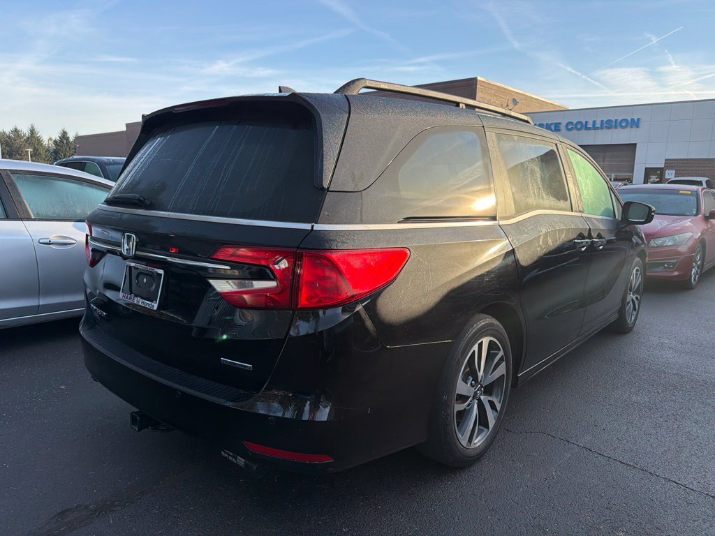 Used 2022 Crystal Black Pearl Honda Touring image 3