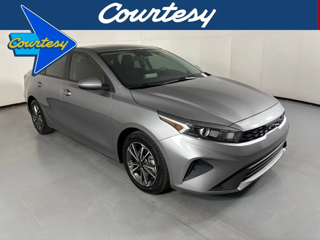 2024 Kia Forte LXS AT's photo