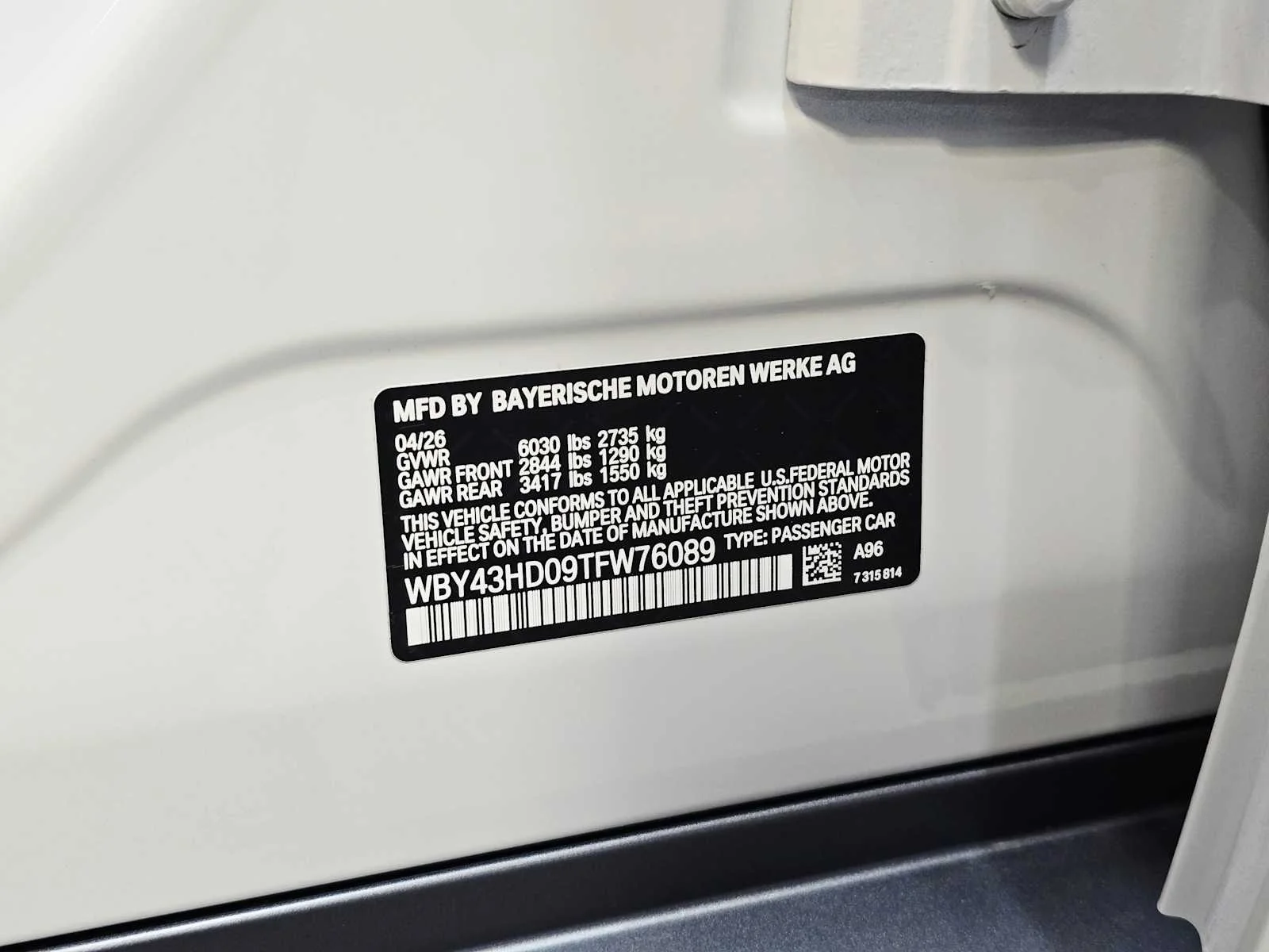 New 2026 Mineral White Metallic BMW xDrive40 image 30
