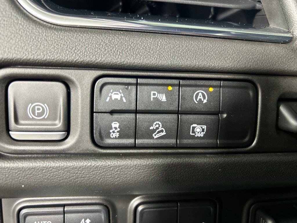 Used 2023 Sterling Metallic GMC AT4 image 27