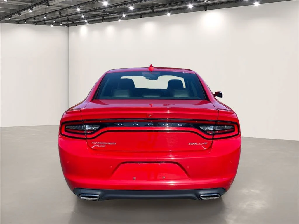 Used 2015 Redline Red Tricoat Pearl Dodge SXT image 6