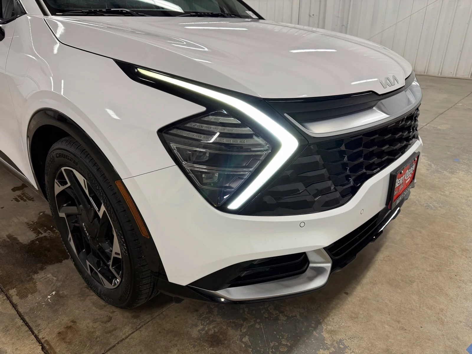 Used 2023 White Kia SX-Prestige image 4