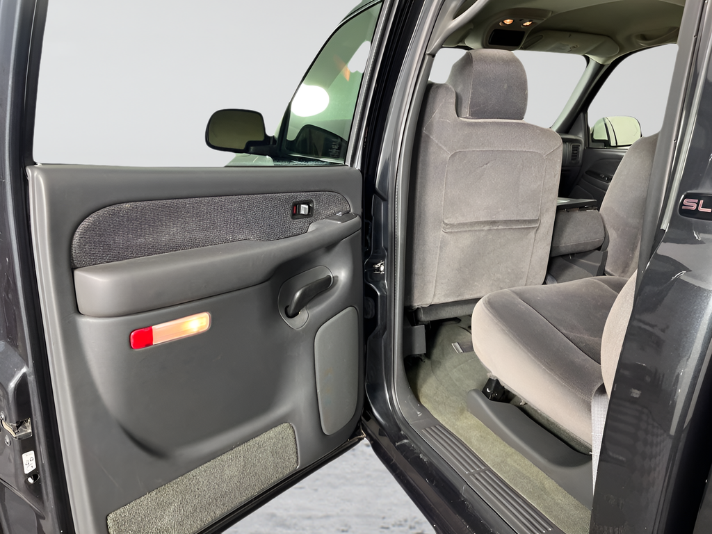 Used 2003 Carbon Metallic GMC SLE image 11