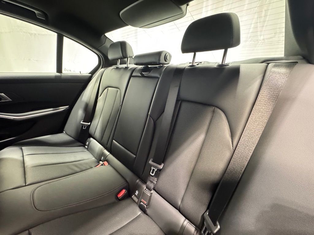 2026 BMW 3 Series 330i - Photo 22