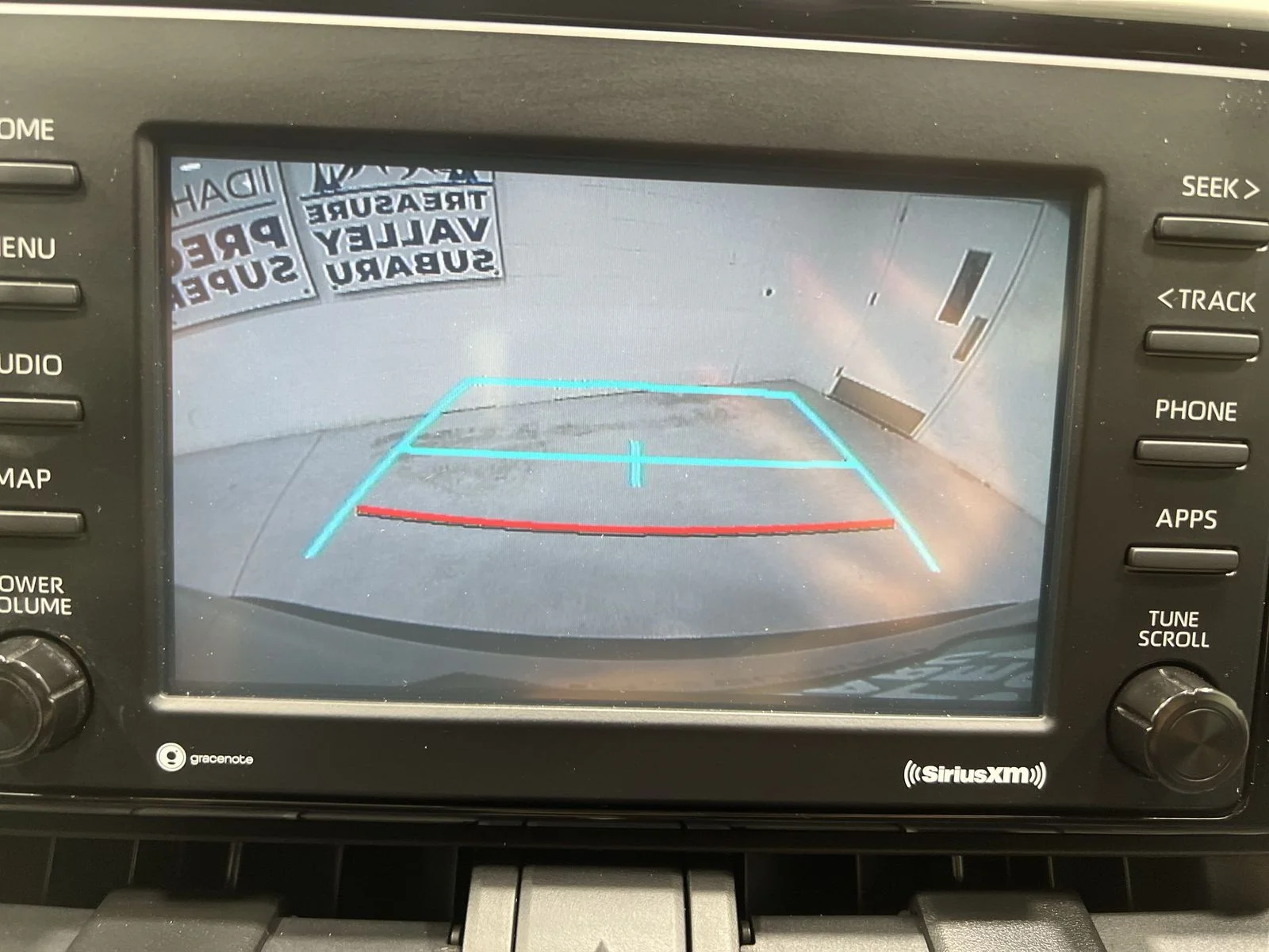 Used 2020 Silver Toyota XLE image 17